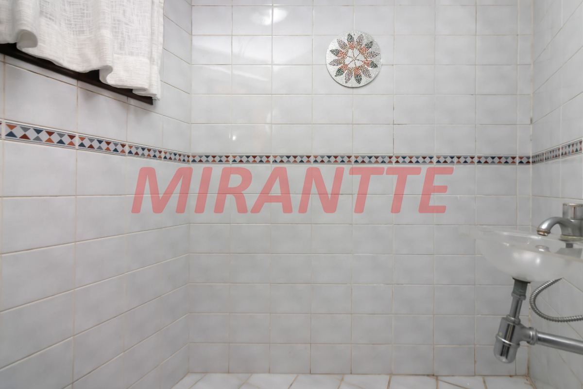 Sobrado de 223m² com 3 quartos em Jardim Virginia Bianca