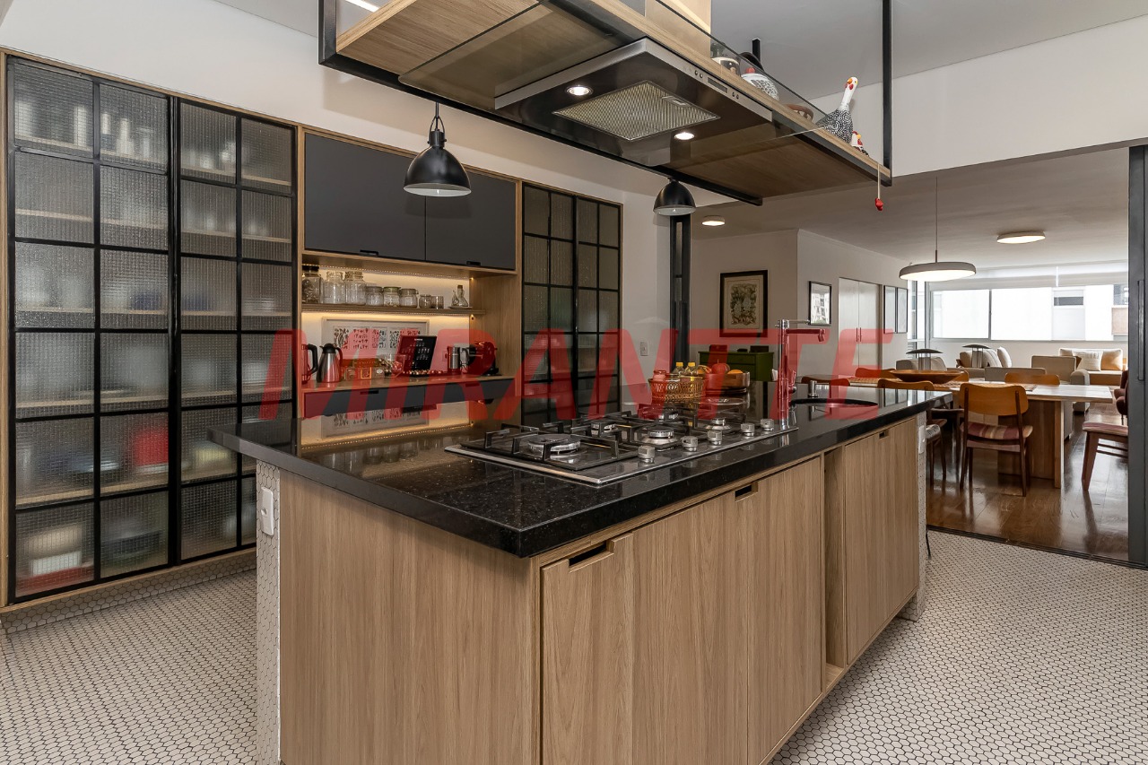 Apartamento de 270m² com 3 quartos em Higienópolis