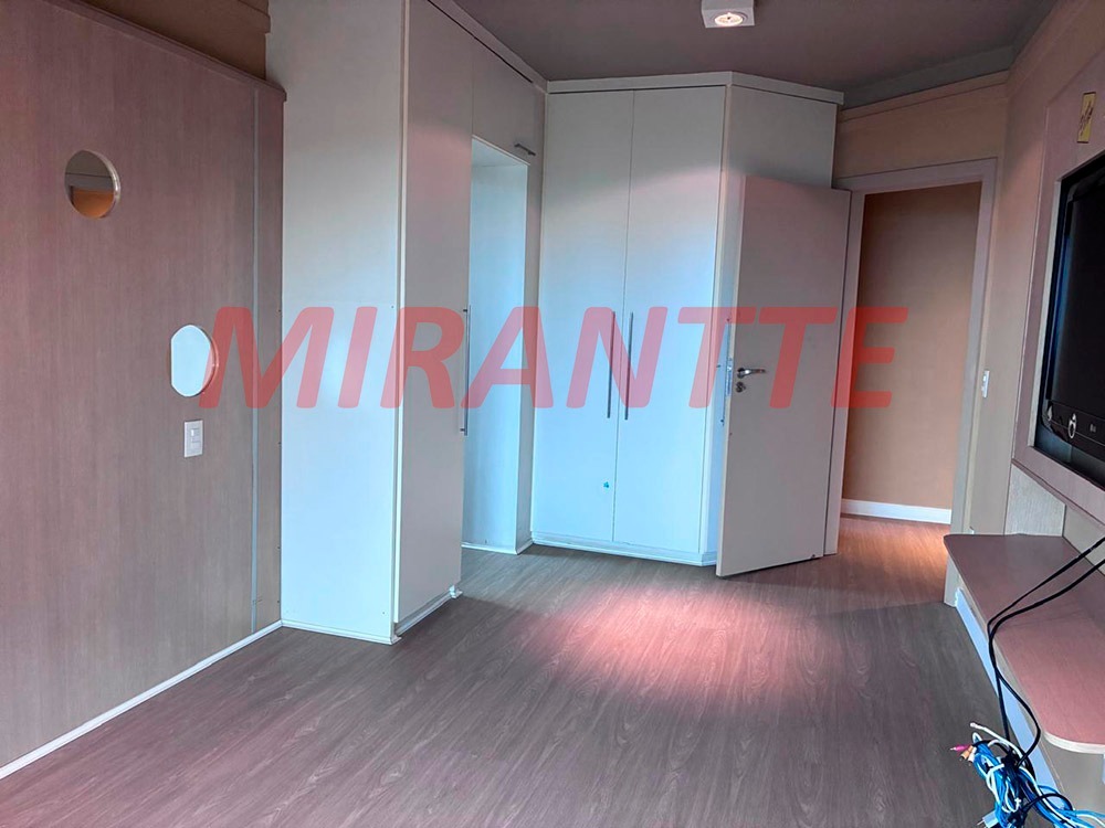 Cond. fechado de 365m² em Roseira
