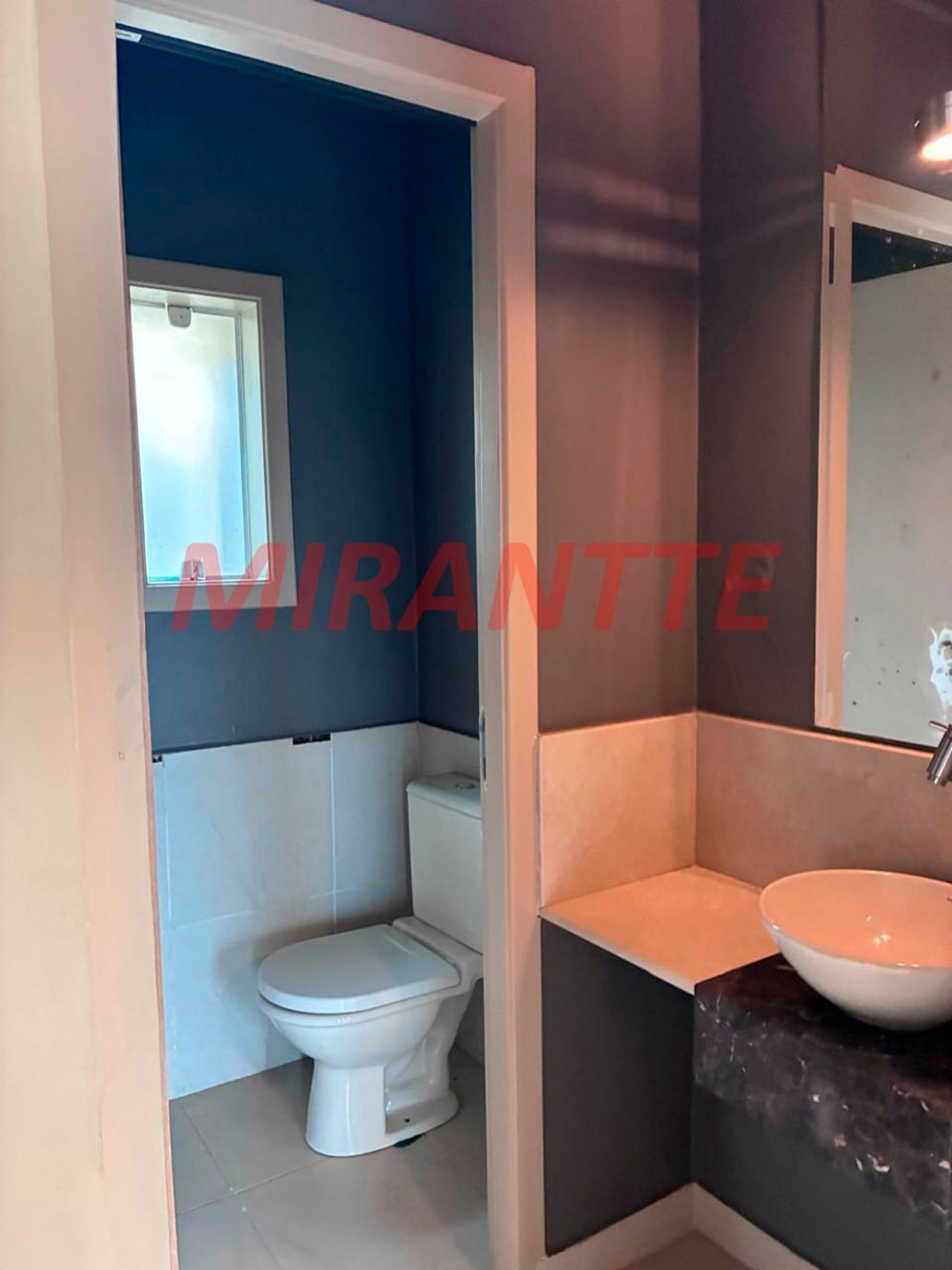 Cond. fechado de 365m² em Roseira