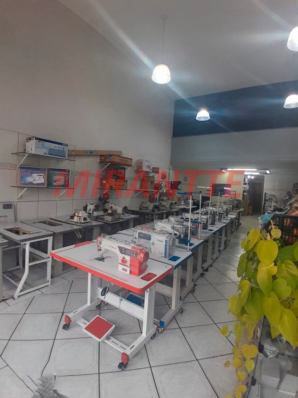 Comercial de 1520m² em Vila Mazzei