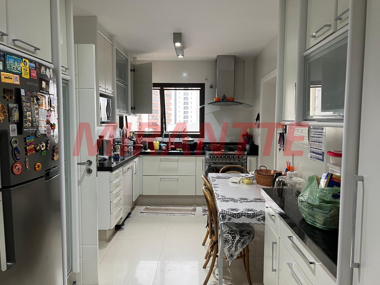 Apartamento de 220m² com 3 quartos em Santana