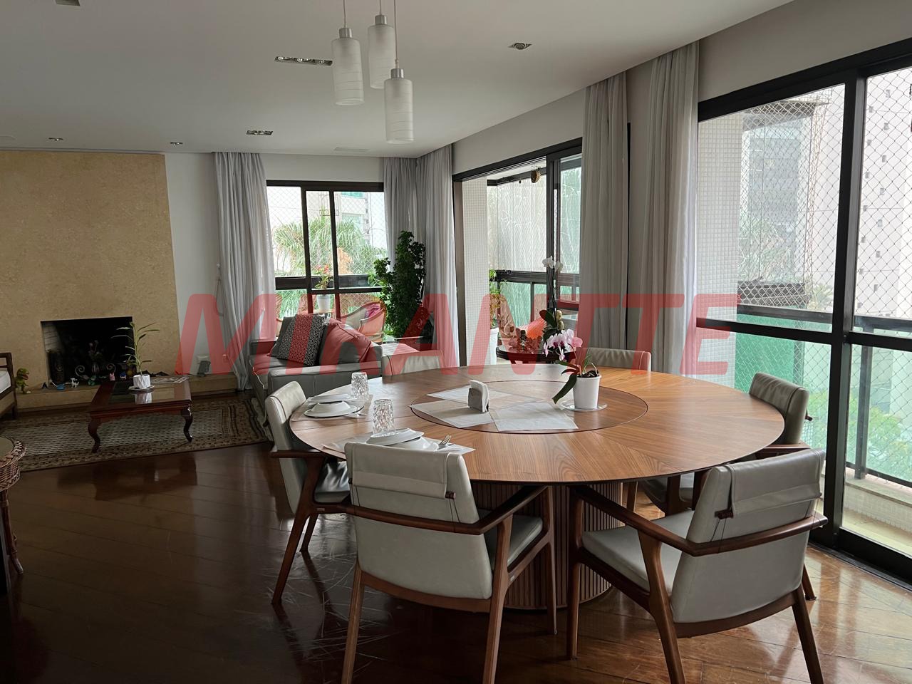 Apartamento de 220m² com 3 quartos em Santana