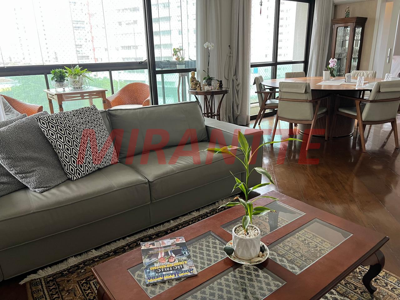 Apartamento de 220m² com 3 quartos em Santana