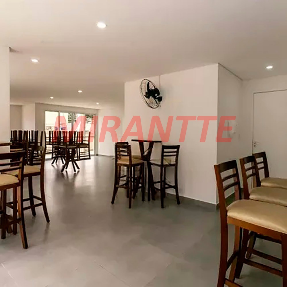 Apartamento de 58m² com 2 quartos em Vila Galvão