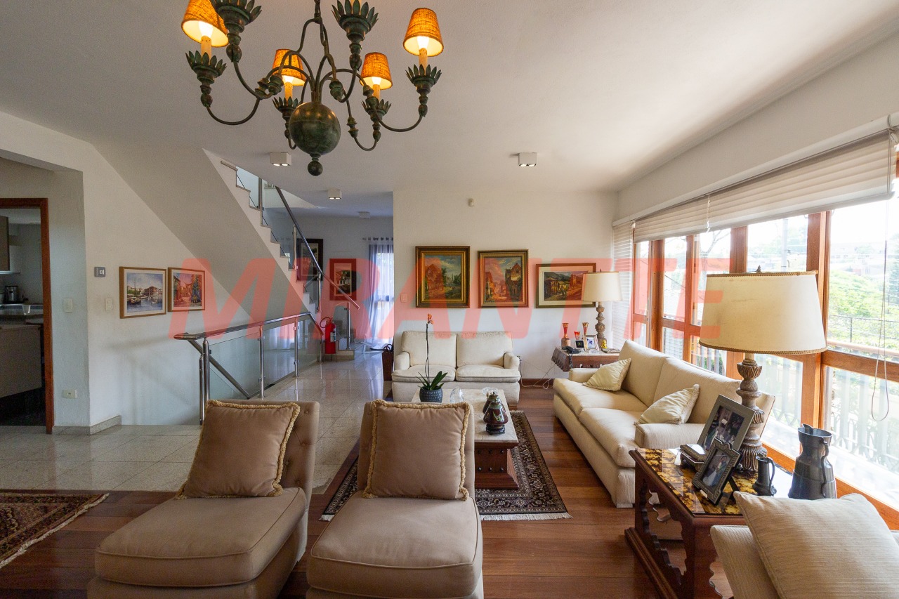 Sobrado de 412m² com 9 quartos em Jardim São Bento