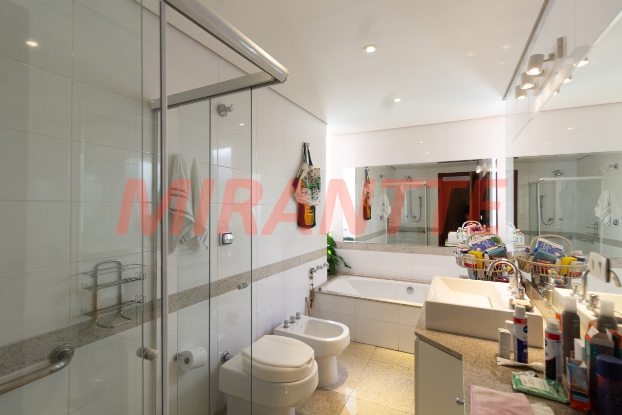 Sobrado de 412m² com 9 quartos em Jardim São Bento