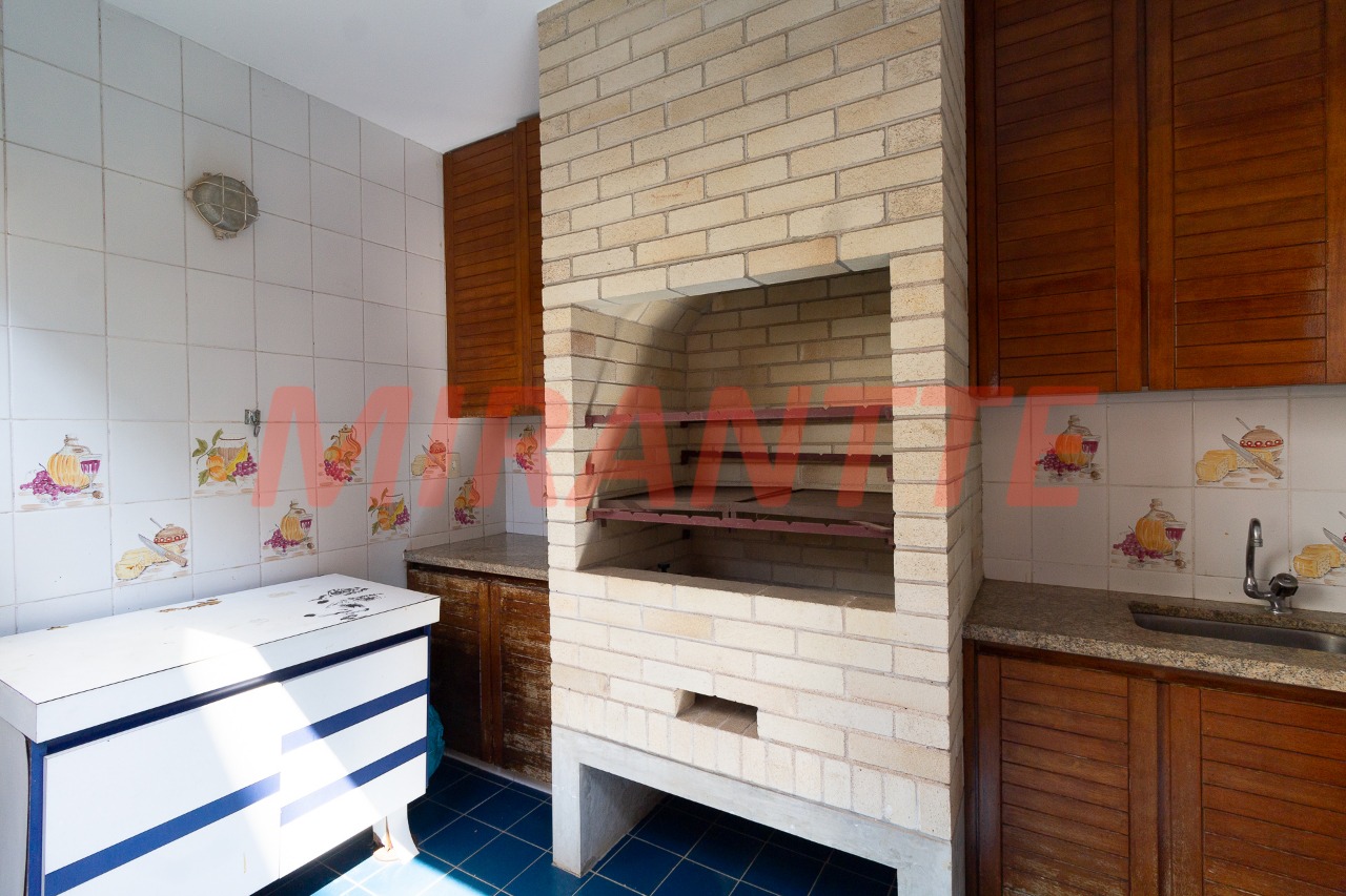 Sobrado de 412m² com 9 quartos em Jardim São Bento