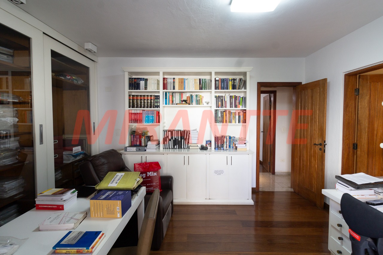 Sobrado de 412m² com 9 quartos em Jardim São Bento