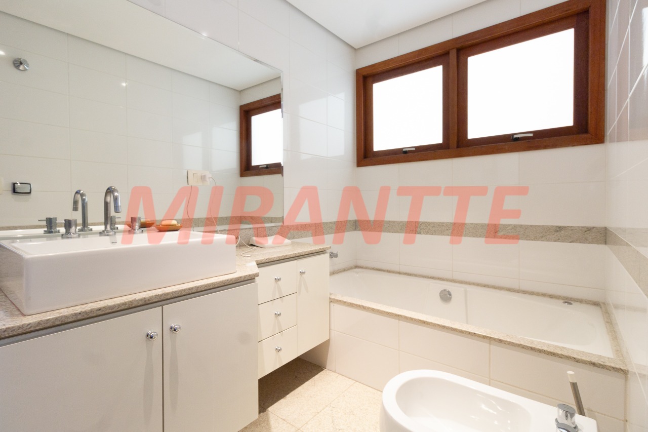 Sobrado de 412m² com 9 quartos em Jardim São Bento