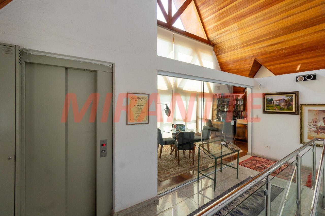 Sobrado de 412m² com 9 quartos em Jardim São Bento