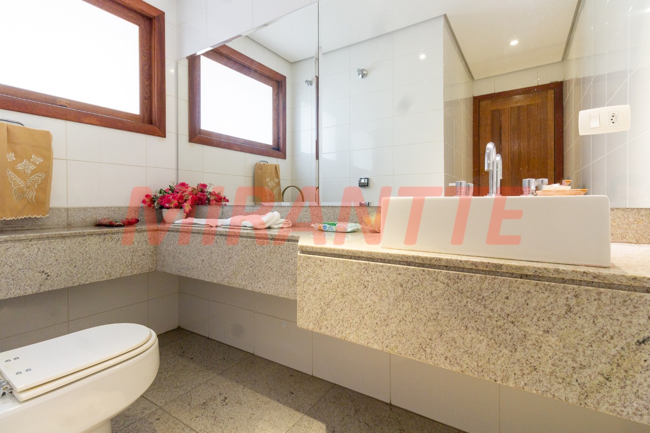 Sobrado de 412m² com 9 quartos em Jardim São Bento