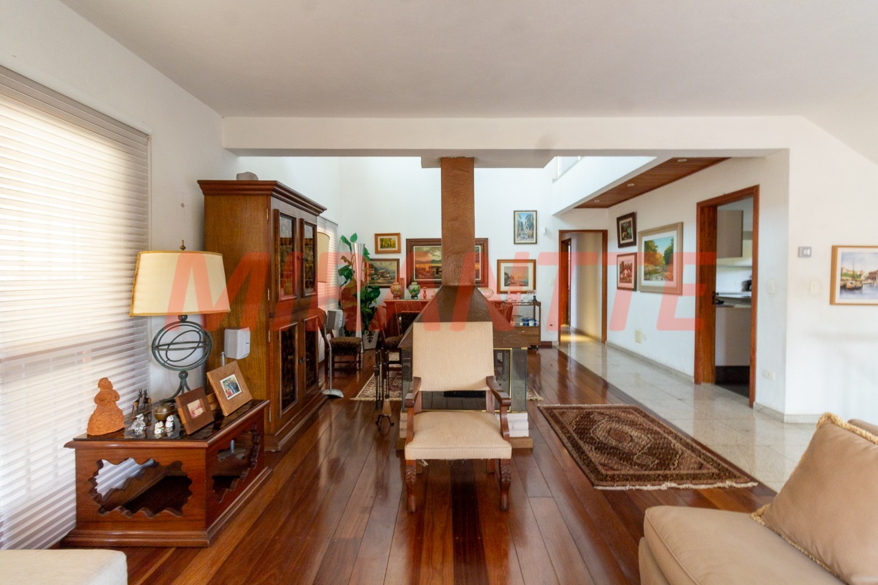Sobrado de 412m² com 9 quartos em Jardim São Bento