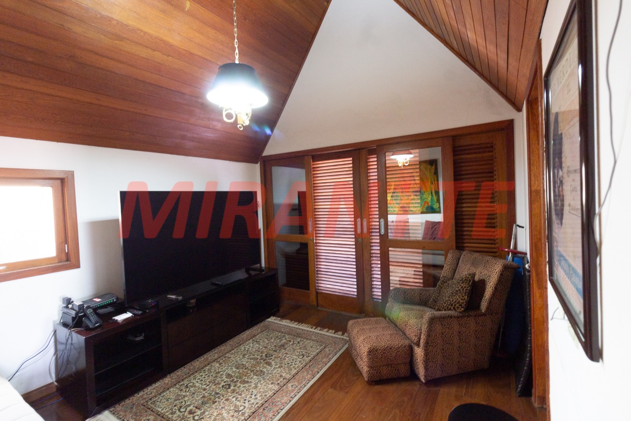 Sobrado de 412m² com 9 quartos em Jardim São Bento