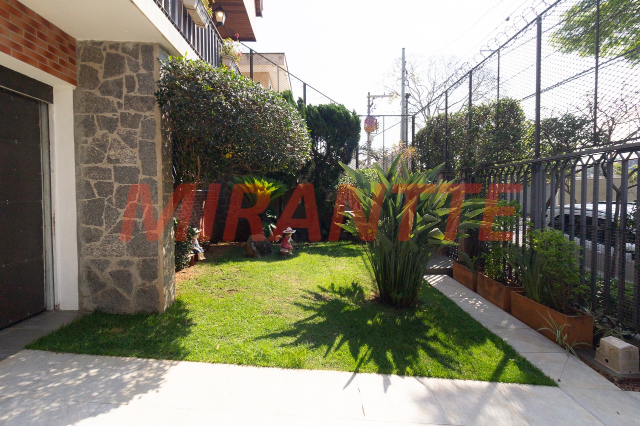 Sobrado de 412m² com 9 quartos em Jardim São Bento