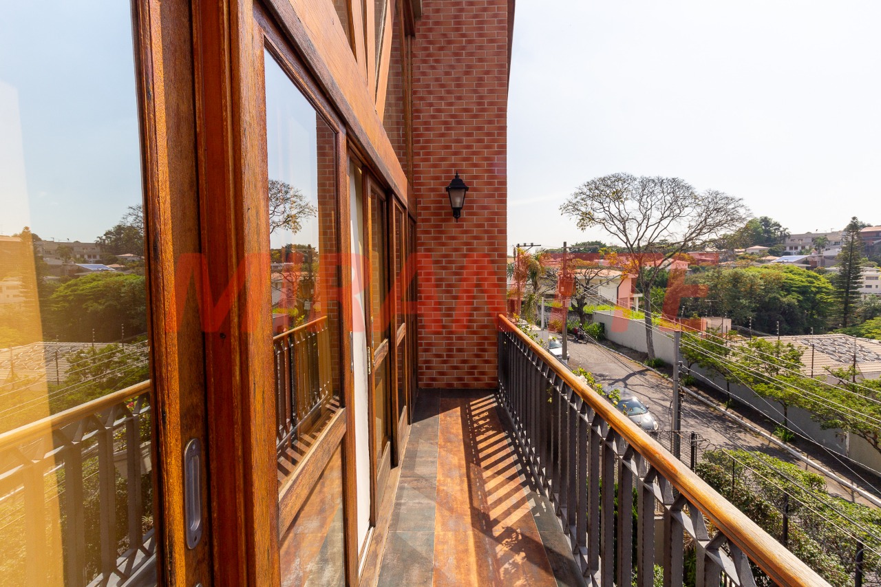 Sobrado de 412m² com 9 quartos em Jardim São Bento