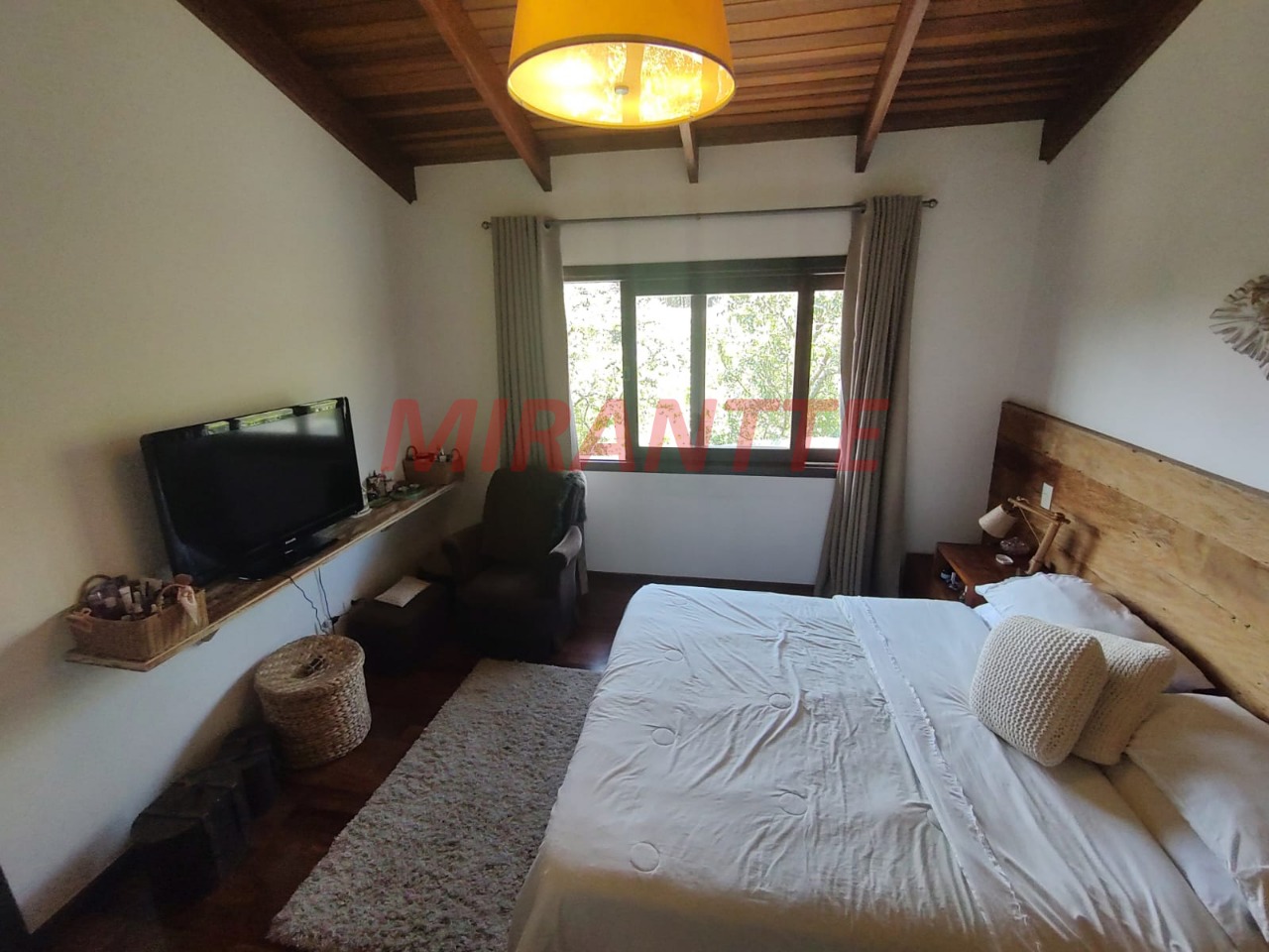 Cond. fechado de 380m² com 3 quartos em Roseira
