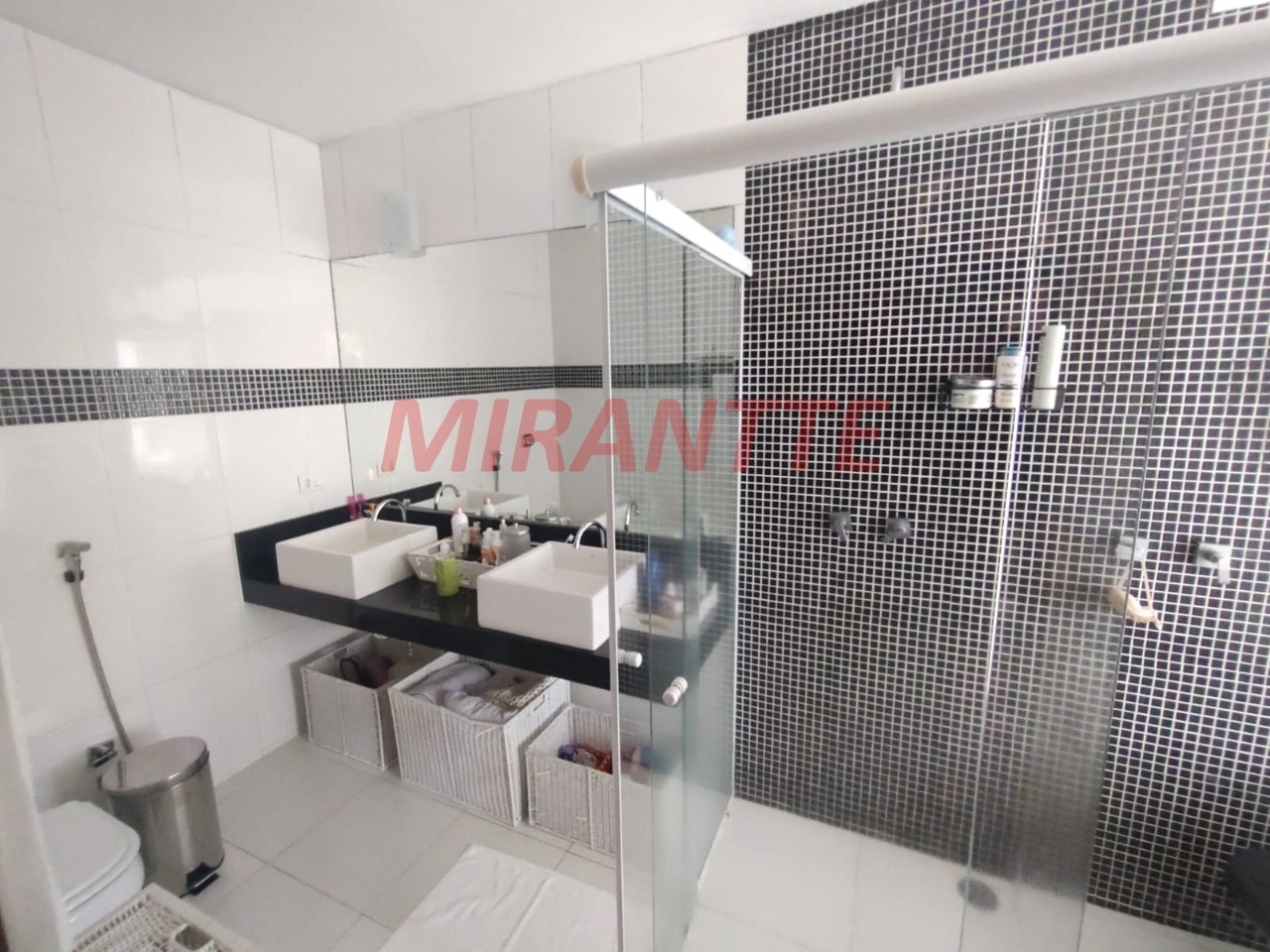 Cond. fechado de 380m² com 3 quartos em Roseira
