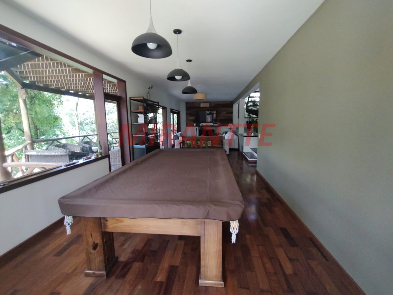 Cond. fechado de 380m² com 3 quartos em Roseira