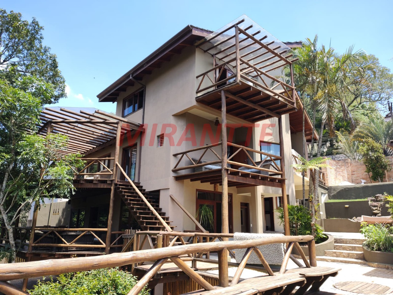 Cond. fechado de 380m² com 3 quartos em Roseira