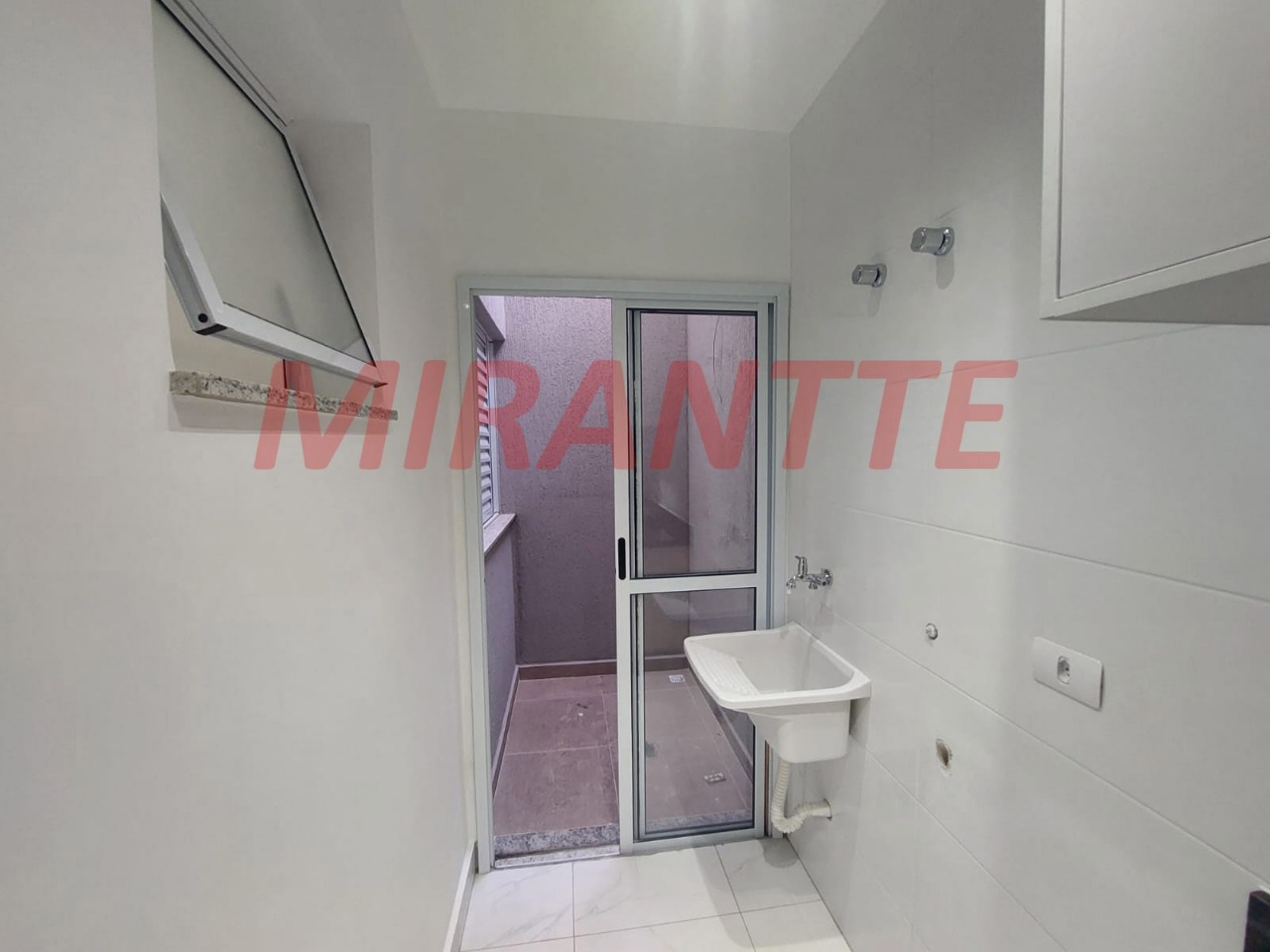 Apartamento de 37m² com 2 quartos em Parque Vitoria