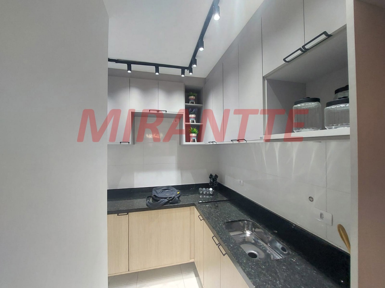 Apartamento de 37m² com 2 quartos em Parque Vitoria
