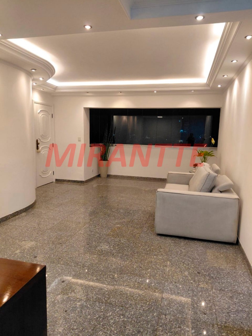 Apartamento de 219m² com 3 quartos em Água Fria