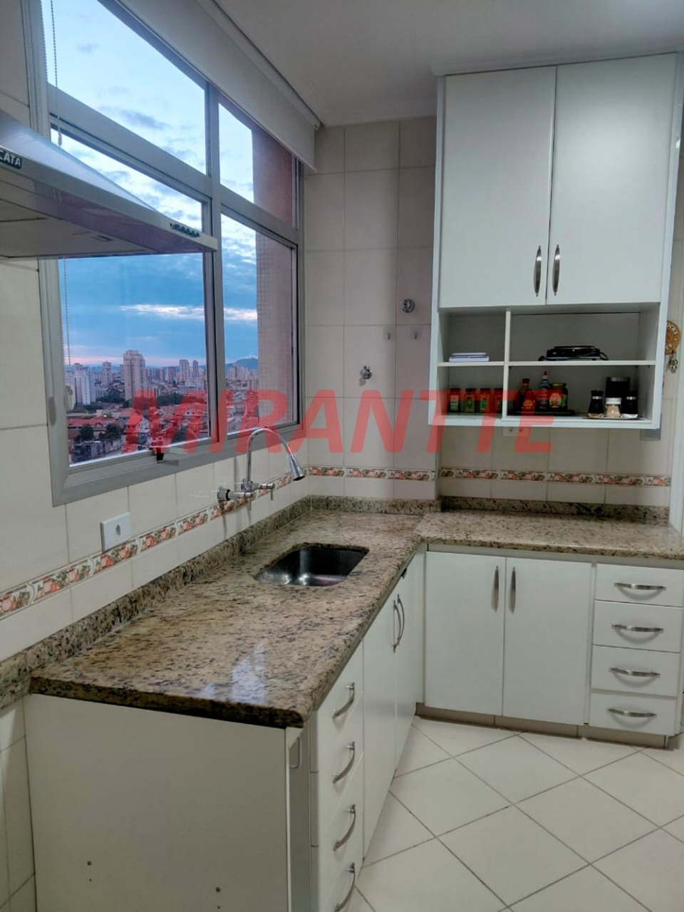 Apartamento de 219m² com 3 quartos em Água Fria