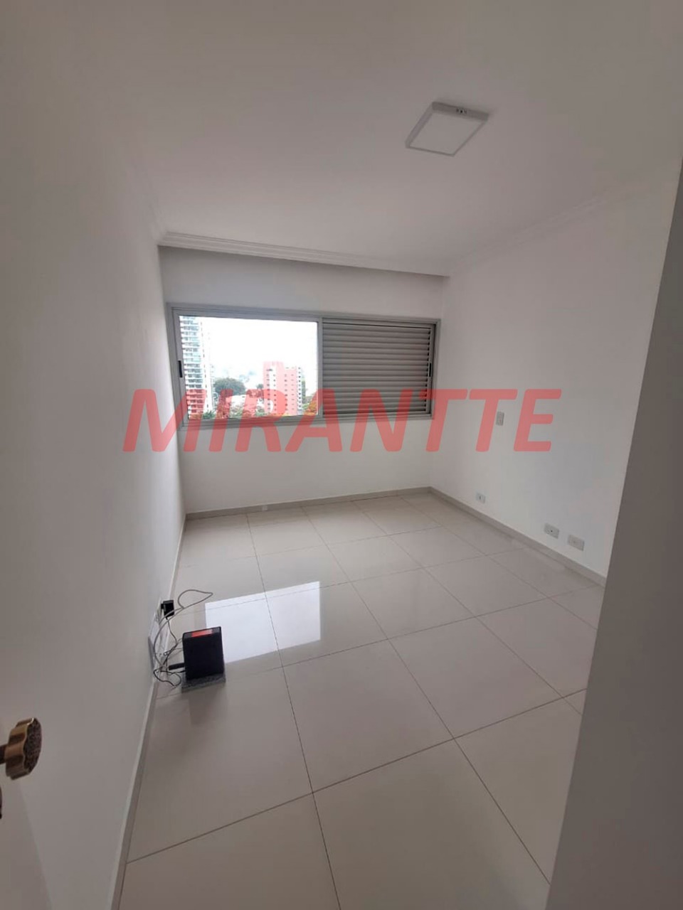 Apartamento de 219m² com 3 quartos em Água Fria