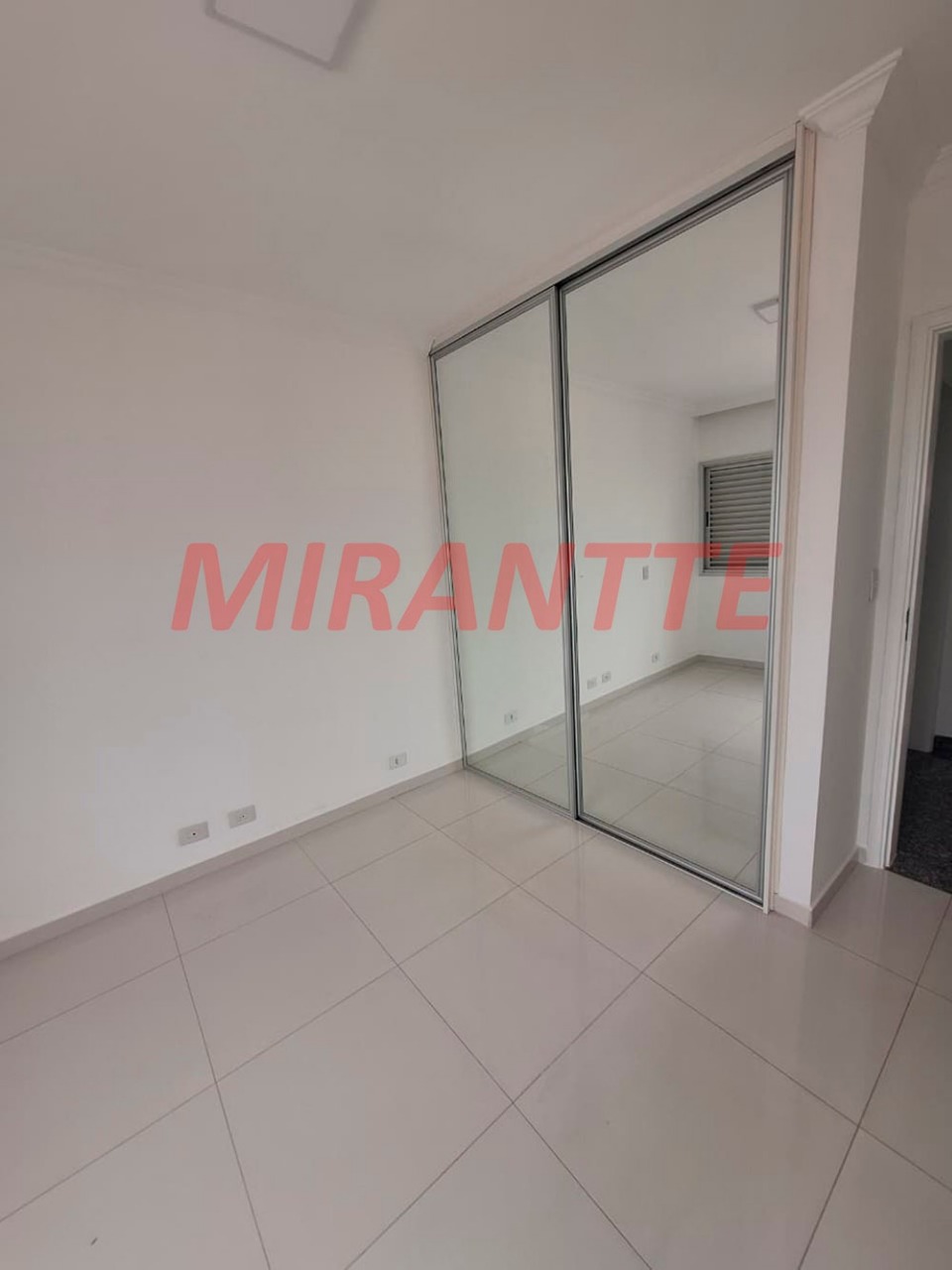 Apartamento de 219m² com 3 quartos em Água Fria