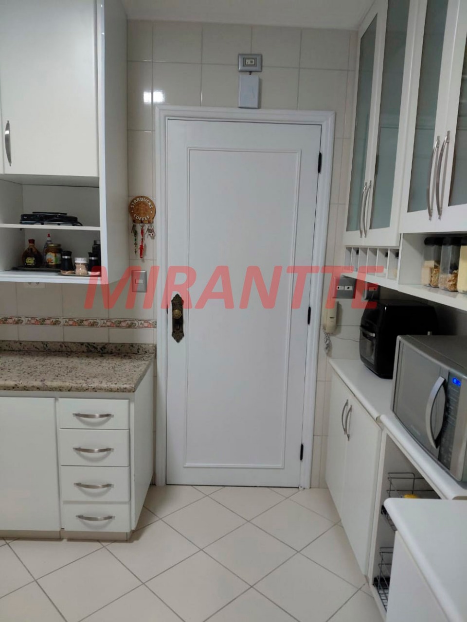 Apartamento de 219m² com 3 quartos em Água Fria