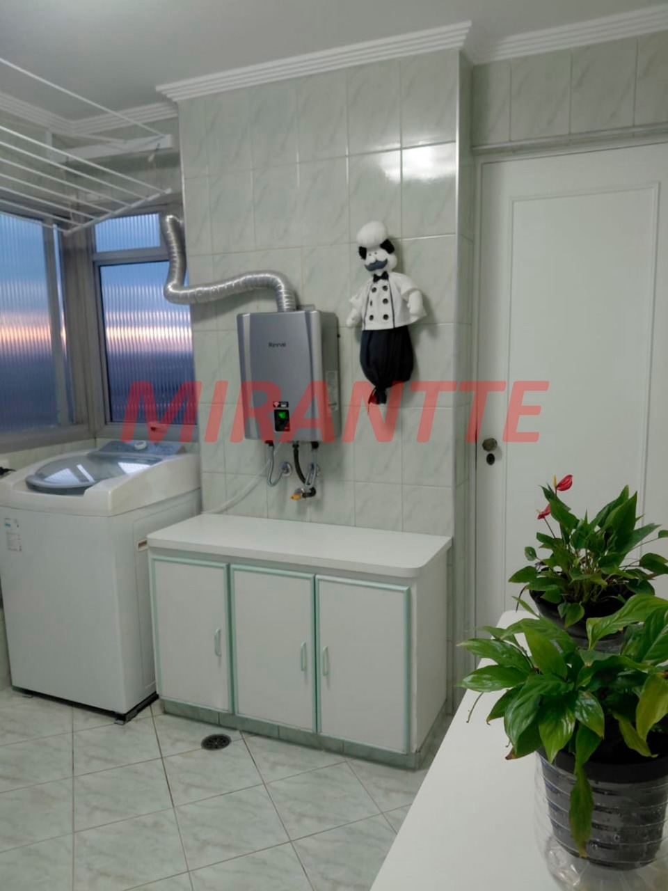 Apartamento de 219m² com 3 quartos em Água Fria