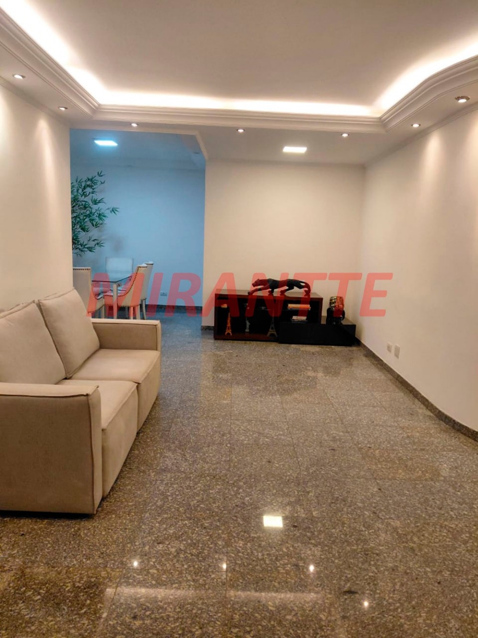 Apartamento de 219m² com 3 quartos em Água Fria