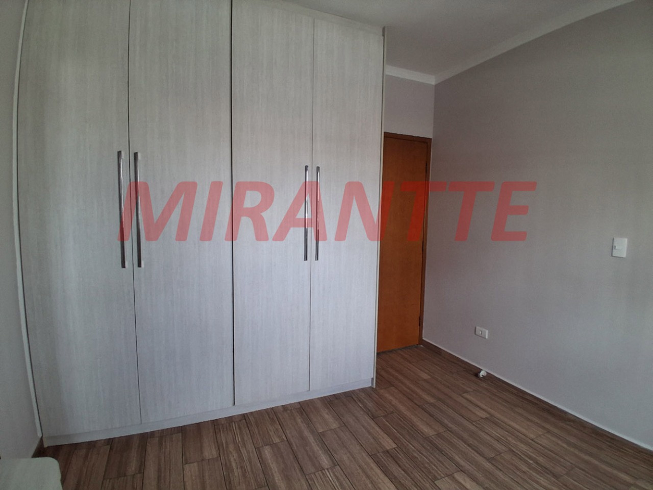 Sobrado de 132m² com 3 quartos em Parque Vitoria