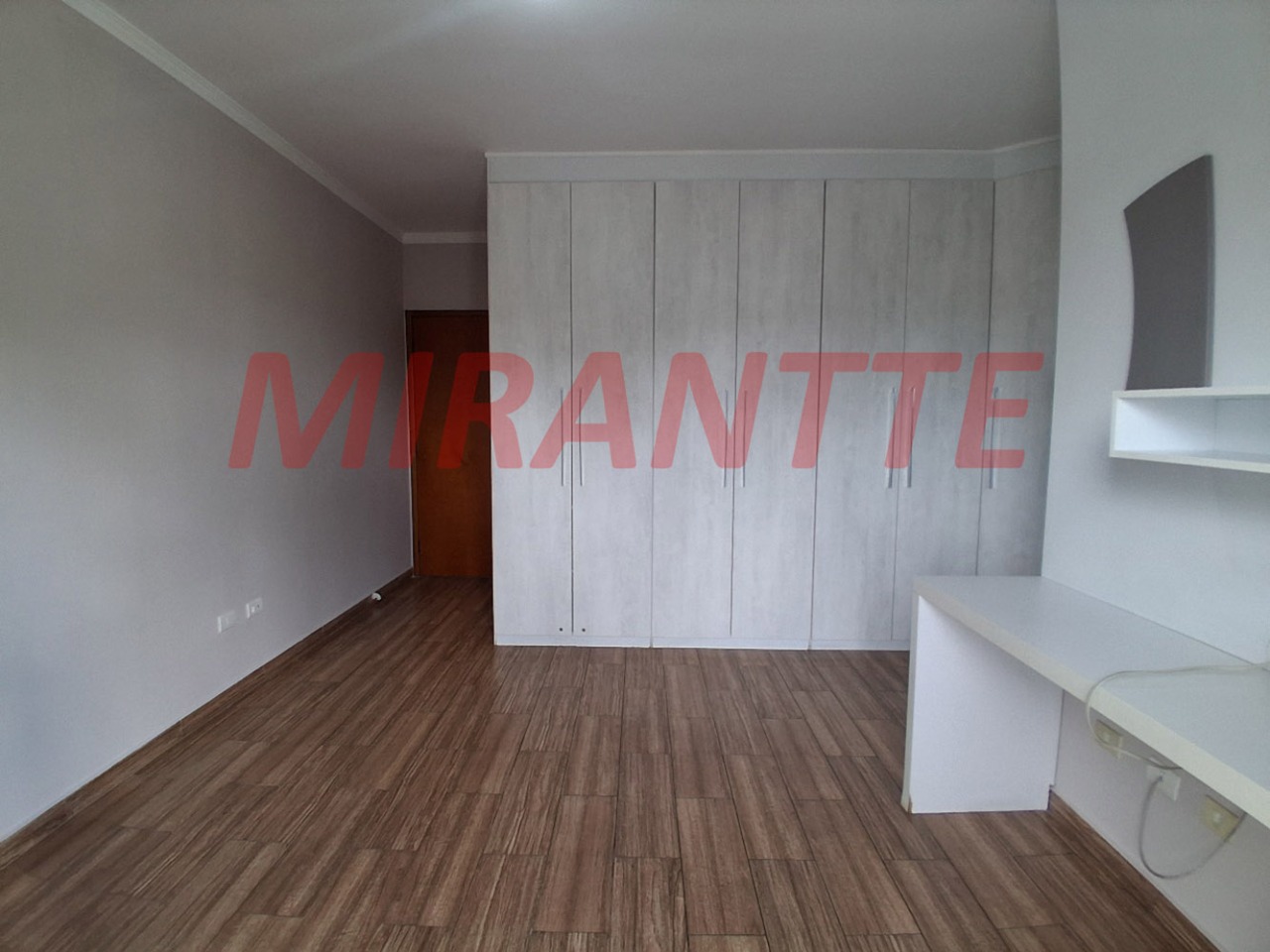 Sobrado de 132m² com 3 quartos em Parque Vitoria