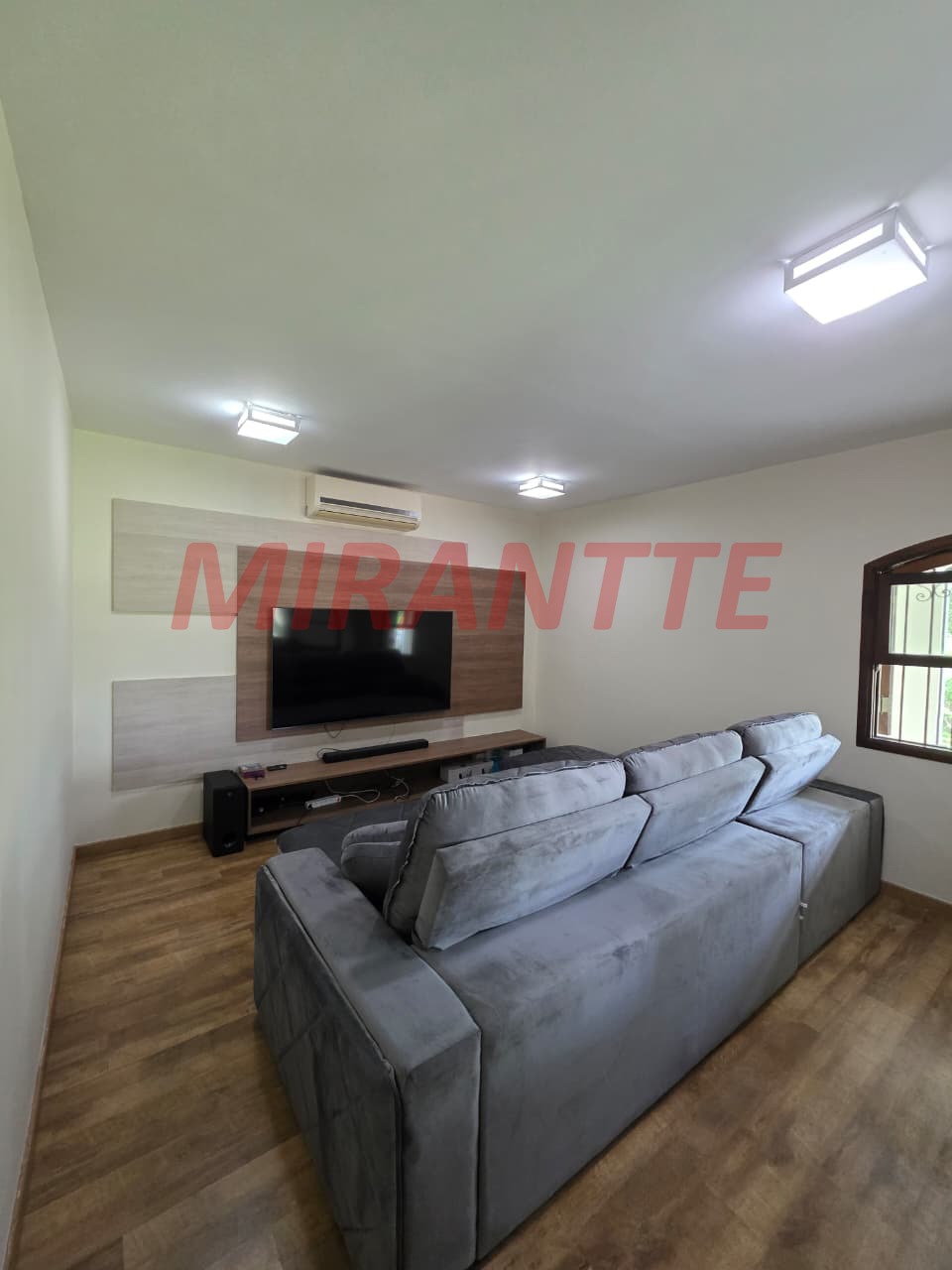 Cond. fechado de 420m² com 4 quartos em Caraguata