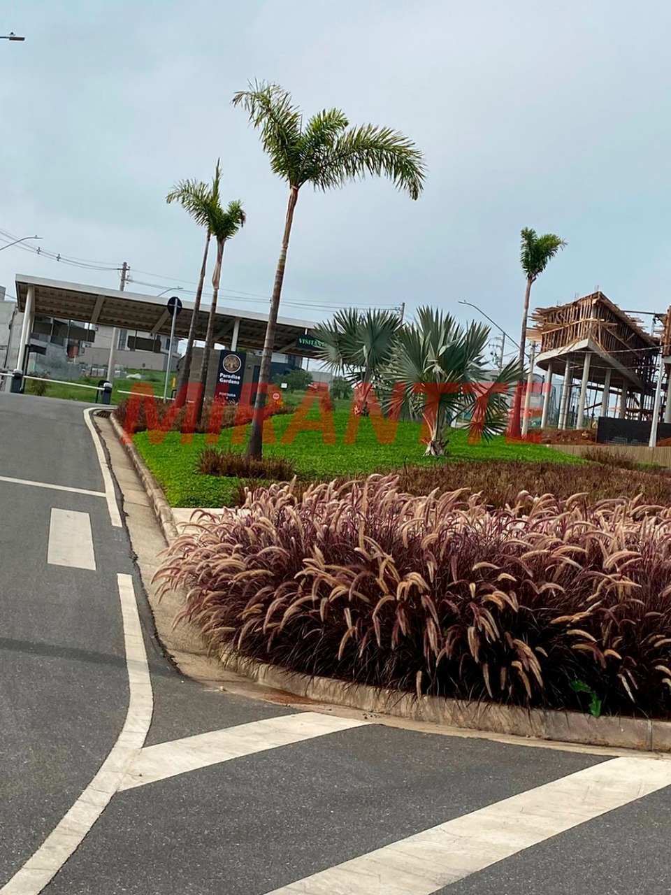 Terreno de 0m² em Residencial Paradise II