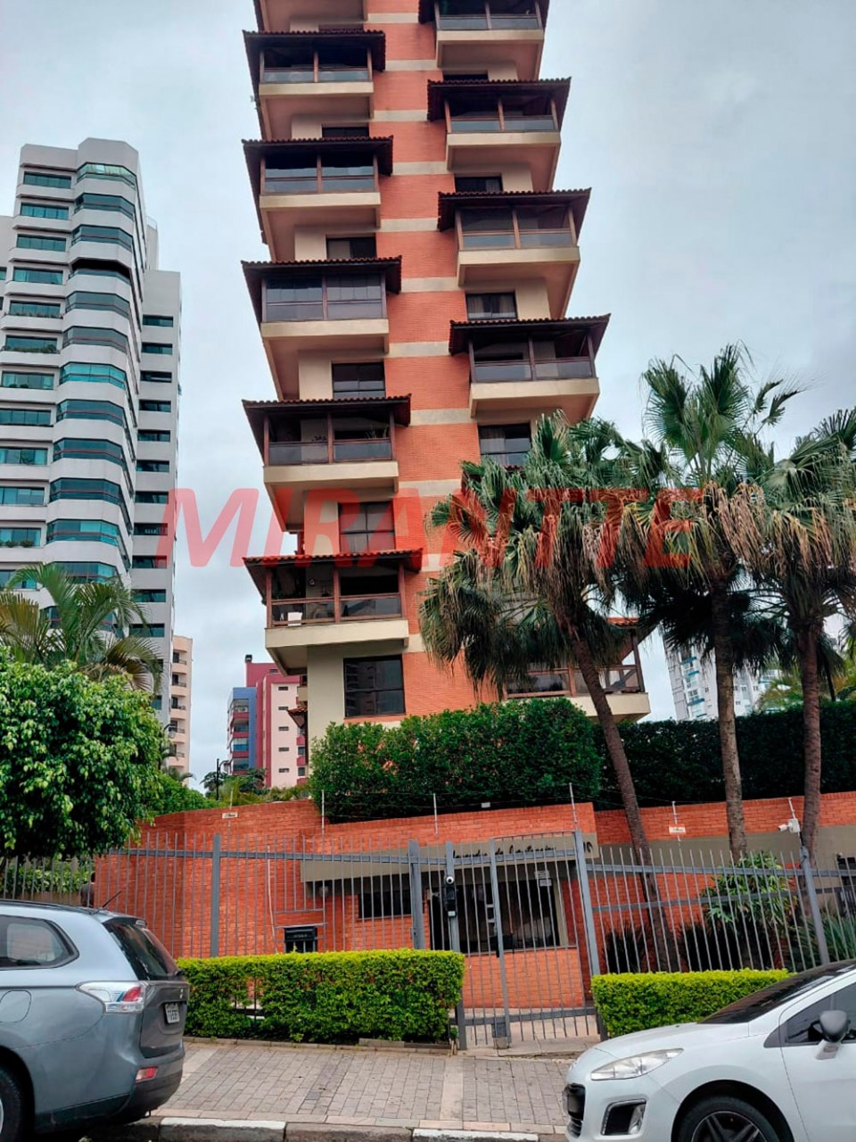 Apartamento de 198m² com 3 quartos em Água Fria