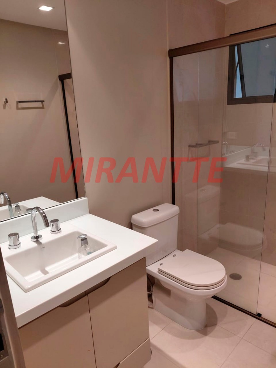 Apartamento de 198m² com 3 quartos em Água Fria
