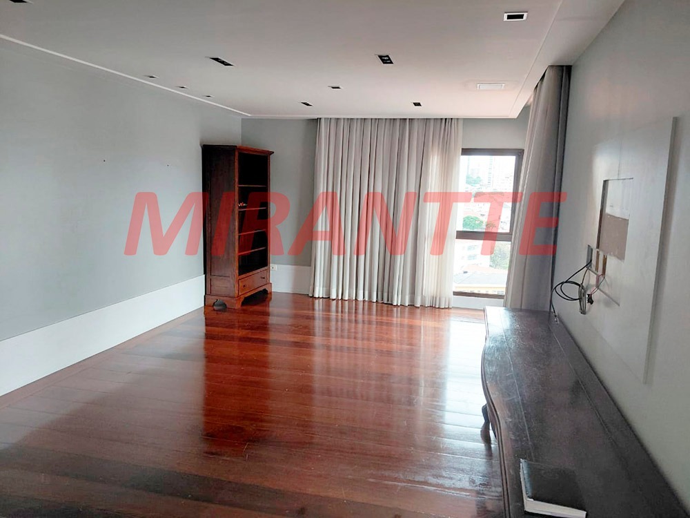 Apartamento de 198m² com 3 quartos em Água Fria