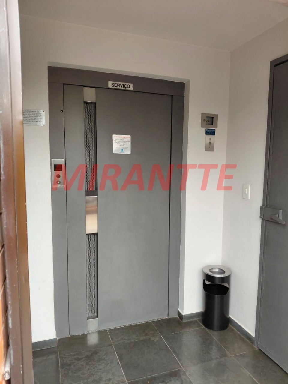 Apartamento de 198m² com 3 quartos em Água Fria