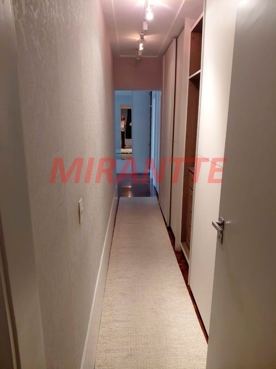 Apartamento de 198m² com 3 quartos em Água Fria