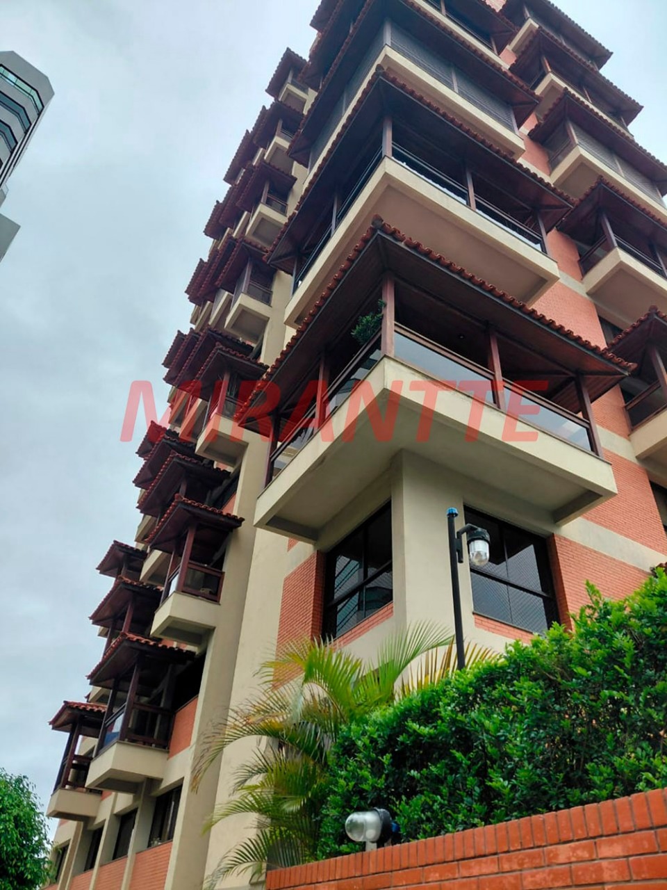 Apartamento de 198m² com 3 quartos em Água Fria