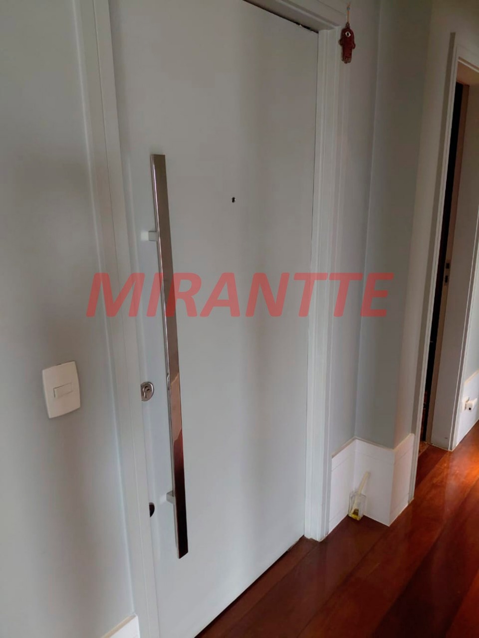 Apartamento de 198m² com 3 quartos em Água Fria