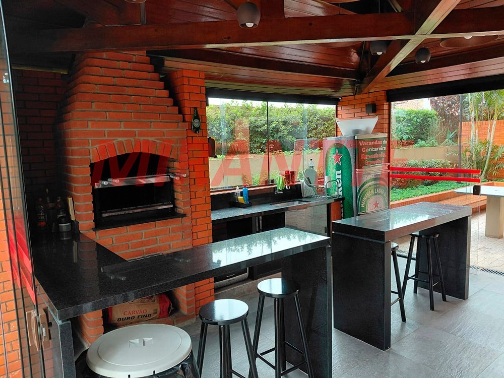Apartamento de 198m² com 3 quartos em Água Fria