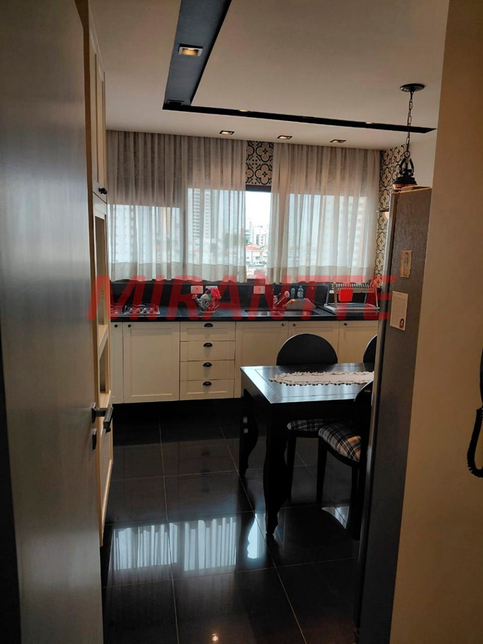 Apartamento de 198m² com 3 quartos em Água Fria