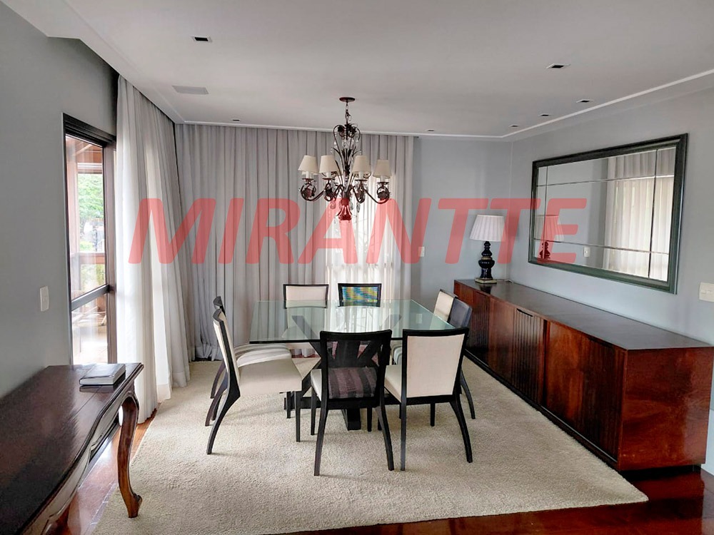 Apartamento de 198m² com 3 quartos em Água Fria