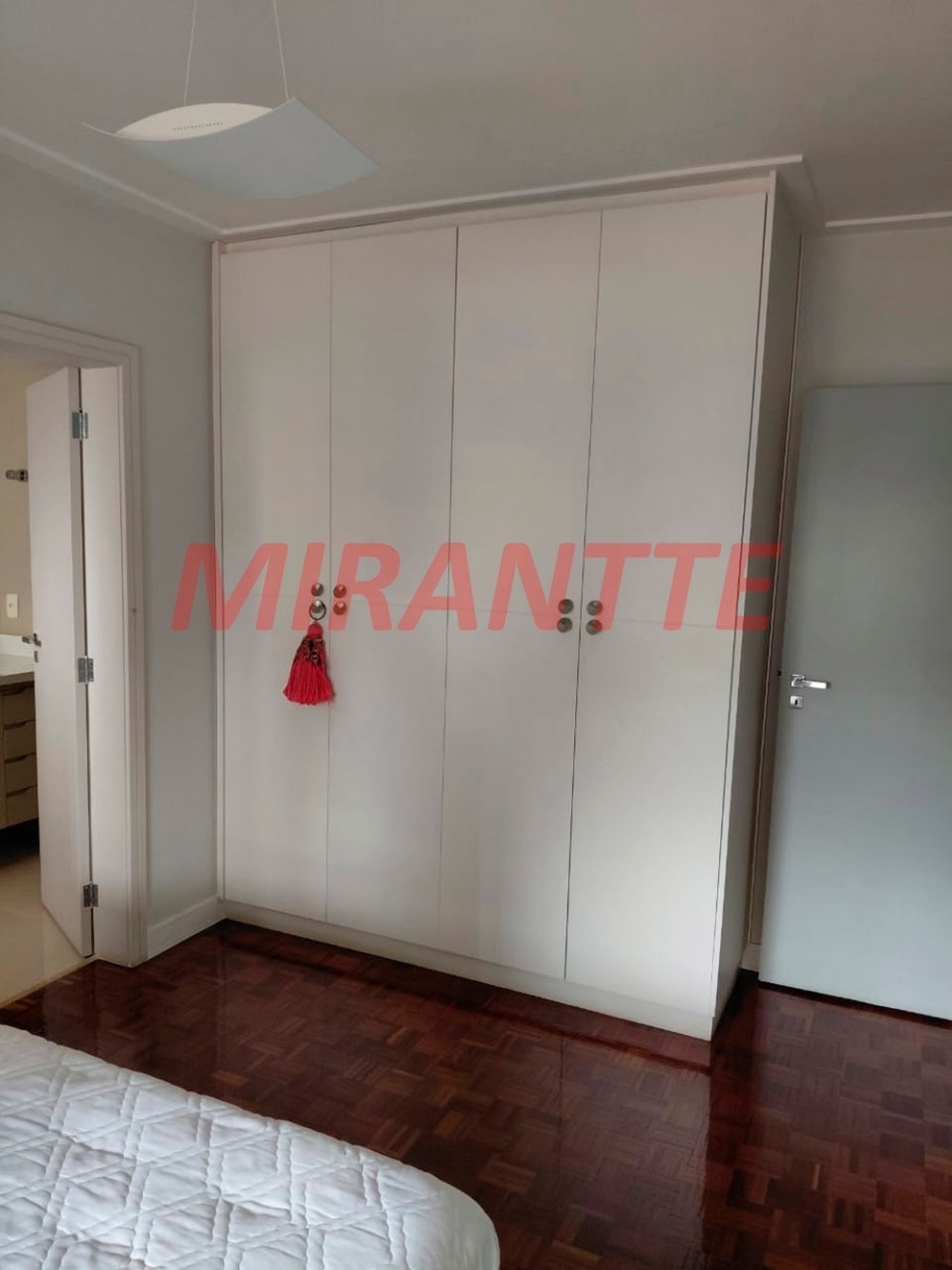 Apartamento de 198m² com 3 quartos em Água Fria