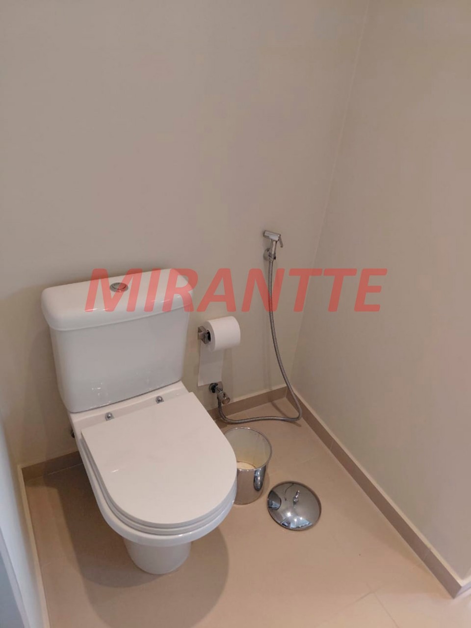 Apartamento de 198m² com 3 quartos em Água Fria