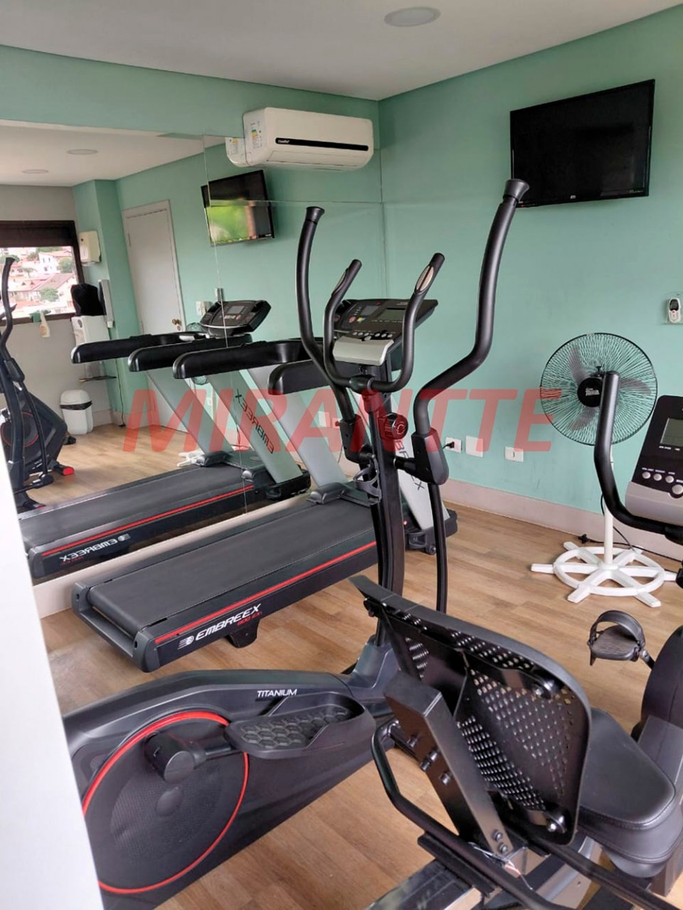 Apartamento de 198m² com 3 quartos em Água Fria